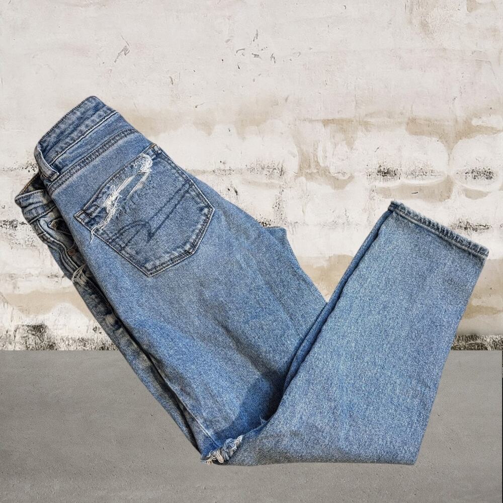 American Eagle Women's Distressed Mom Stretch Jeans Size 00 Short - Picture 2 of 5